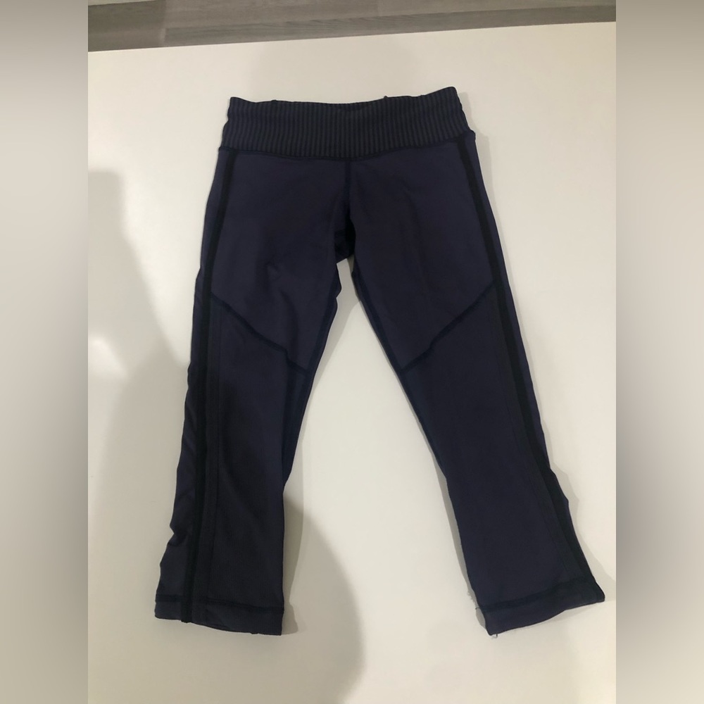 Lululemon purple cropped leggings